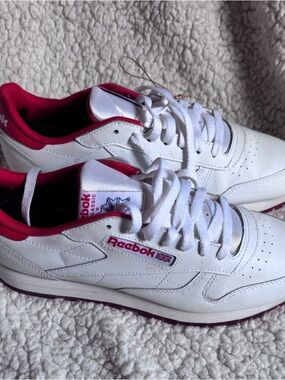 Reebok White & Red classic Leather Low-Top Sneakers